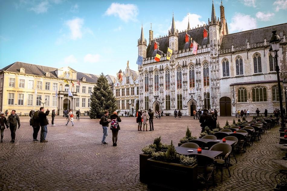 Bruges Burg Square photography location