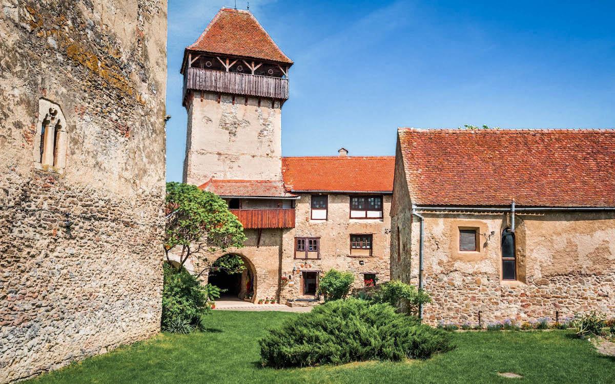 best castles in transylvania, top castles in transylvania, beautiful castles in transylvania, fortresses in transylvania