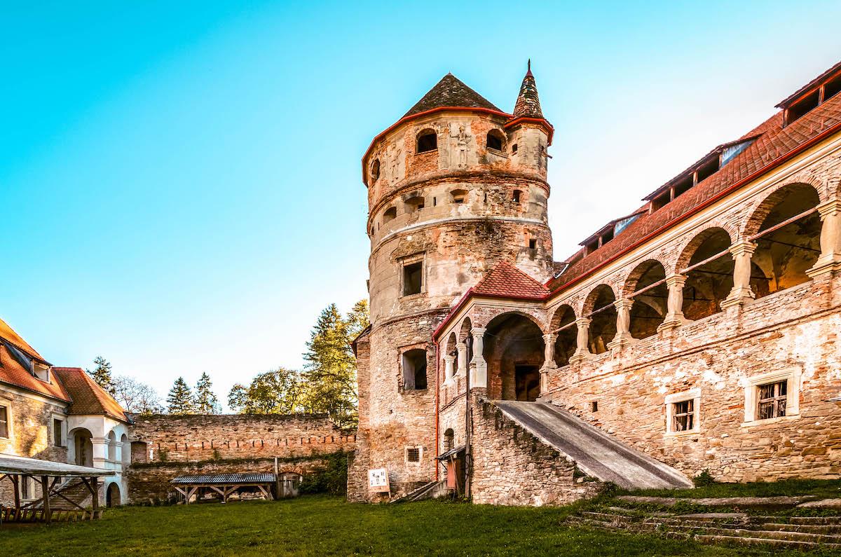 best castles in transylvania, top castles in transylvania, beautiful castles in transylvania, fortresses in transylvania