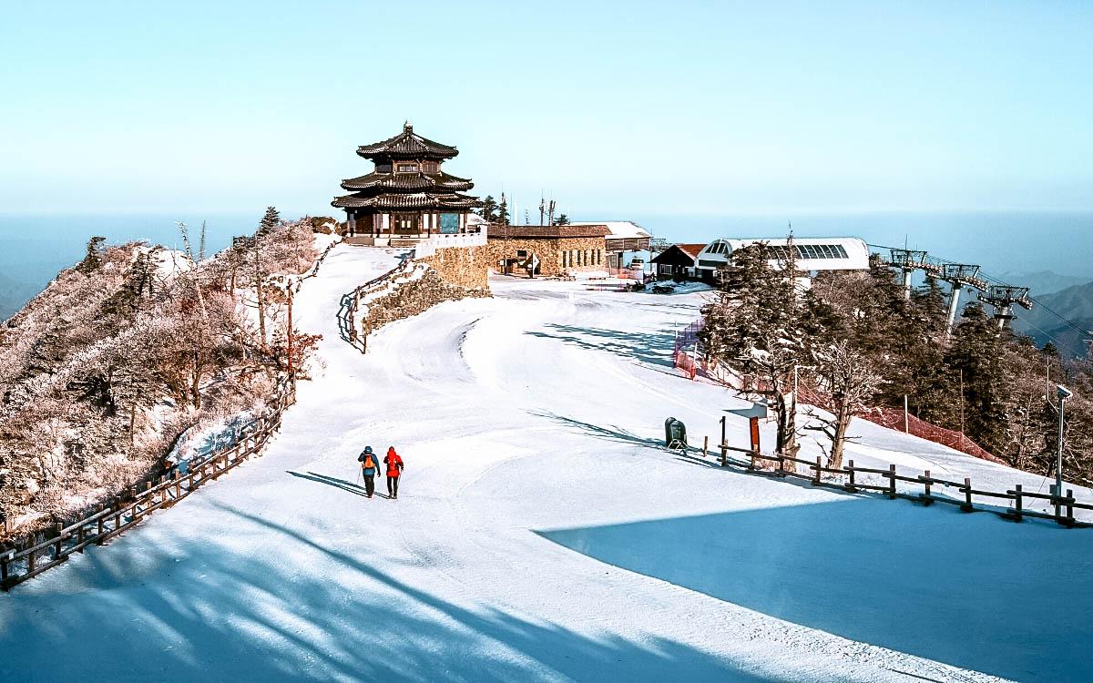 Deogyusan National Park in winter - things to do in South Korea in winter, South Korea winter activities, visiting South Korea in winter