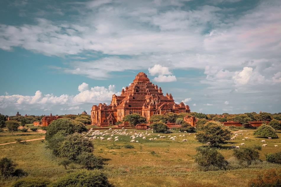 Best temples in Bagan - Dhammayan Gyi Temple