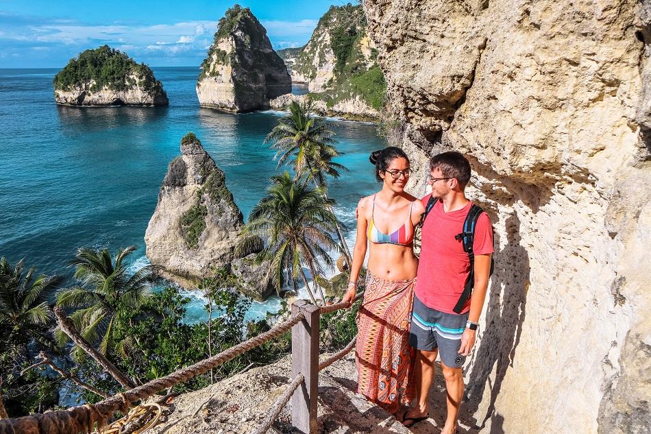 Couple at Diamond Beach, Nusa Penida