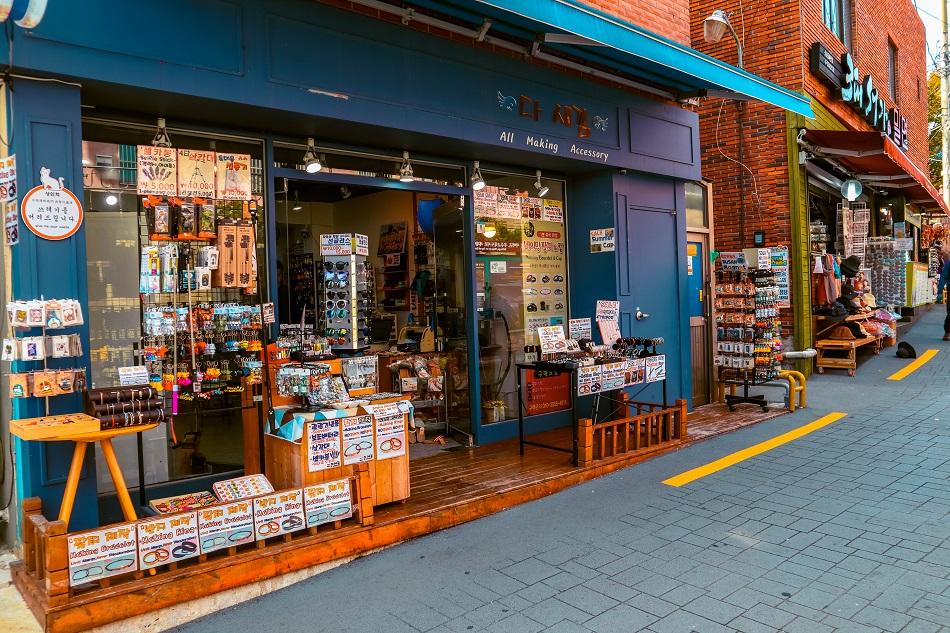 Shopping at Gamcheon Culture Village, Busan