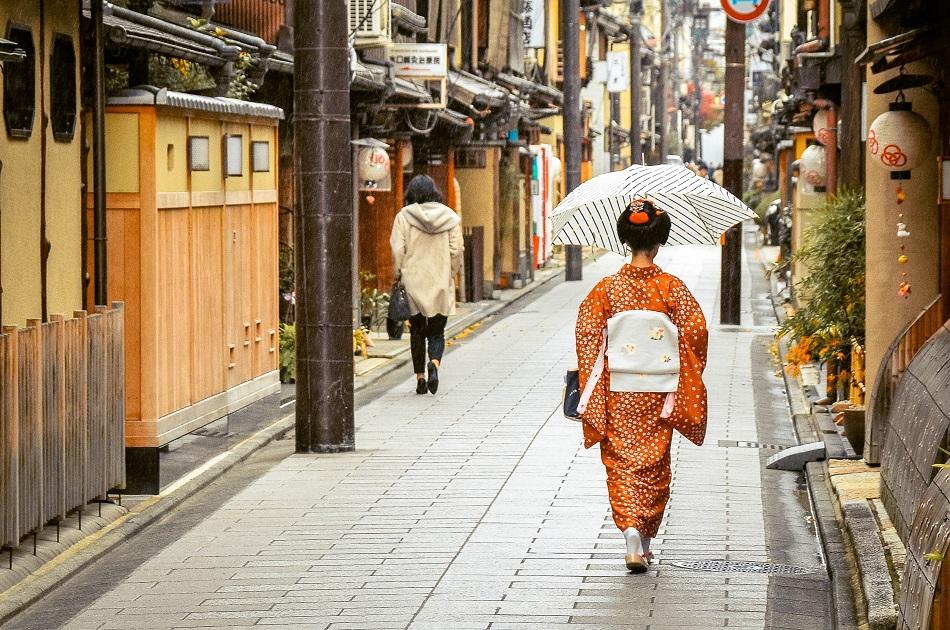Geisha in Gion, Kyoto