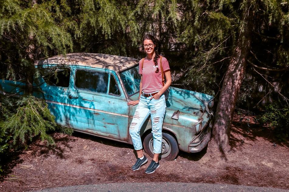 Harry Potter blue car Universal Studios Japan