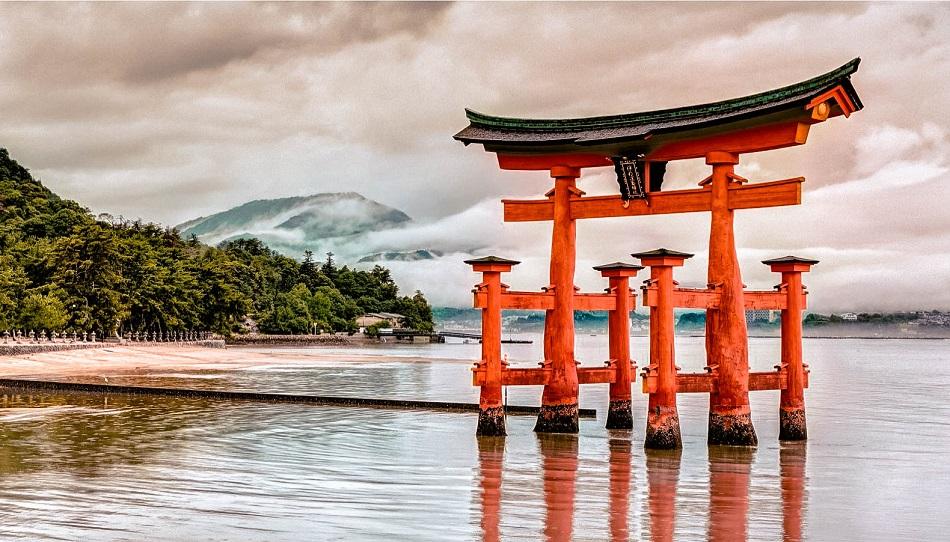 Red torii gate at Hiroshima