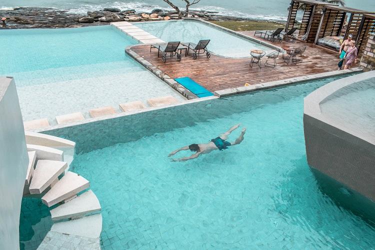 Independence Hotel Sihanoukville ocean view pool