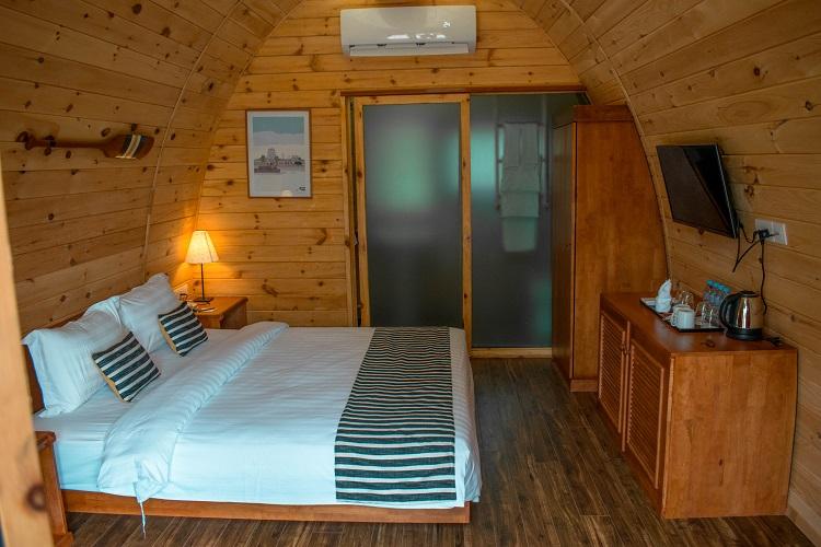 Independence Hotel Sihanoukville wooden pods interior