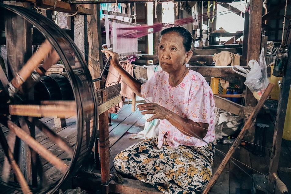 Inle Lake lotus weaving