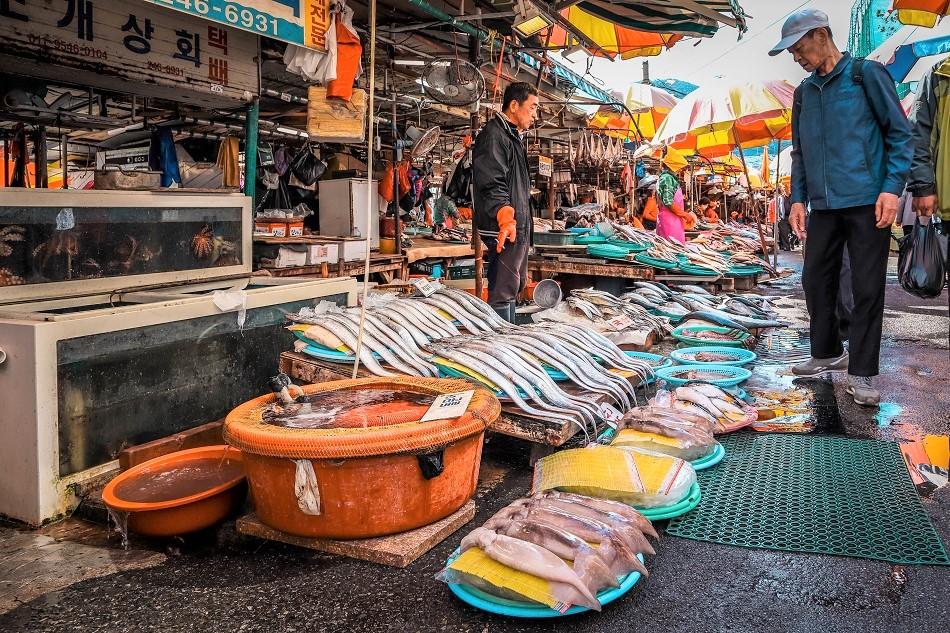 Vendors at Busan Jagalchi Fish Market