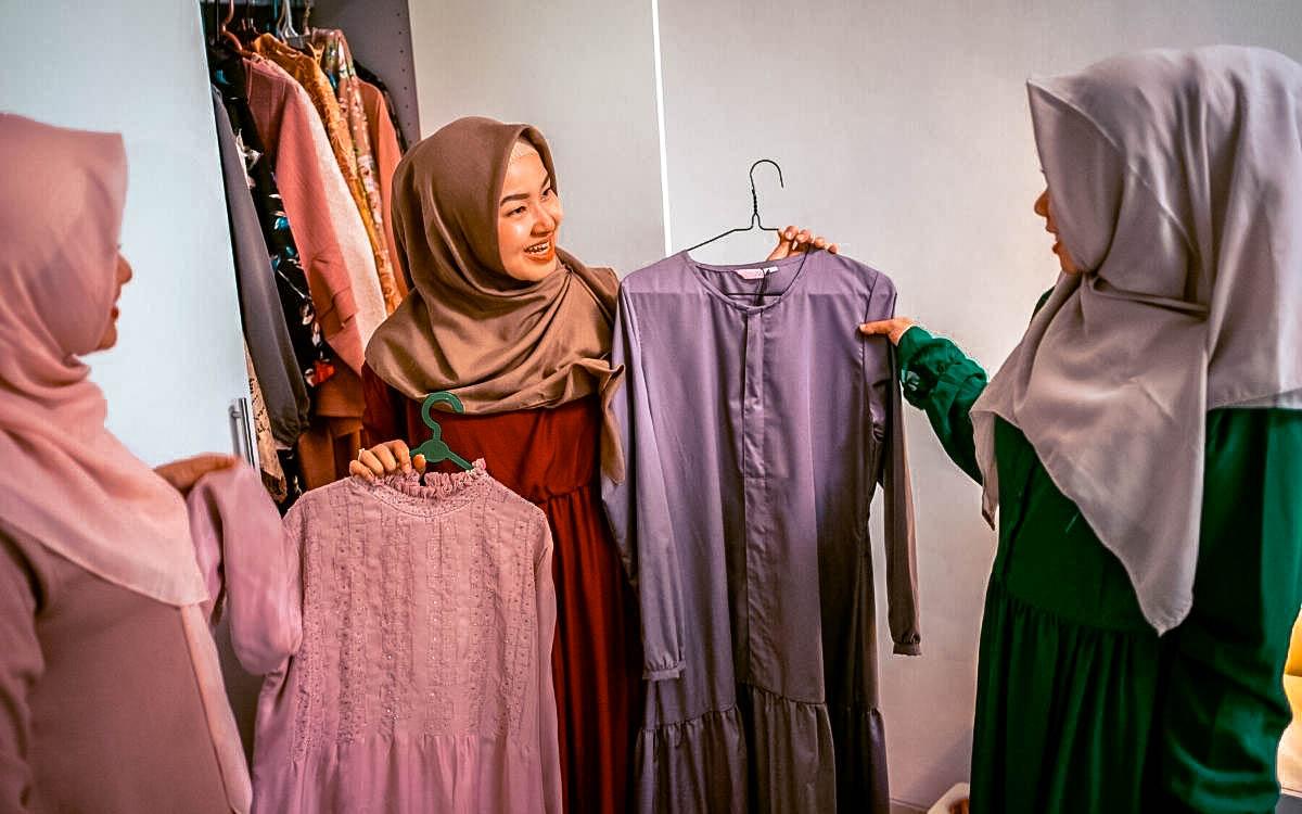 Jordan dress code, what to wear in Jordan, how to dress in Jordan. clothes to wear in Jordan