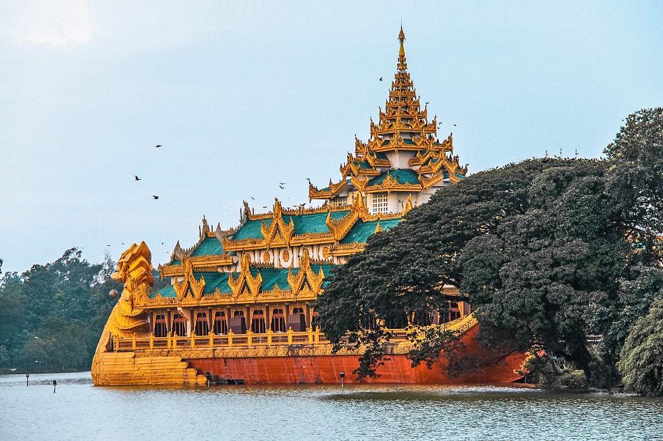 Kandawgyi Lake Yangon