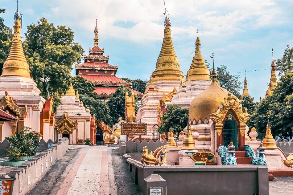 Taung Mingyi Pagoda near U Bein Bridge, Mandalay