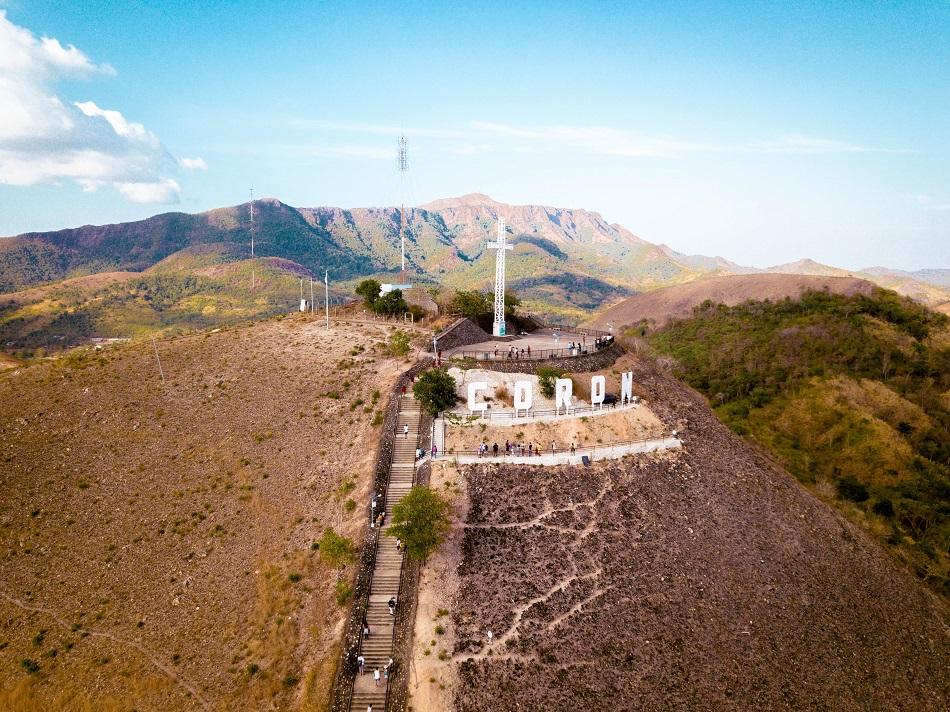 Mt. Tapyas, Coron cross and view platform