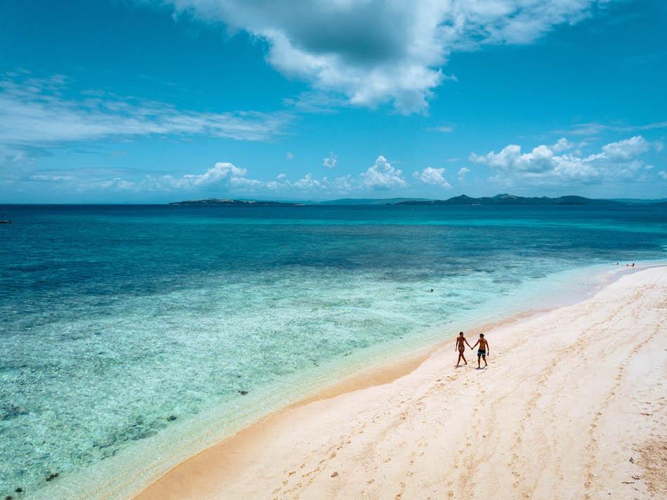 Couple at Naked Island, Siargao. Siargao island hopping, Siargao tour, Siargao photgraphy