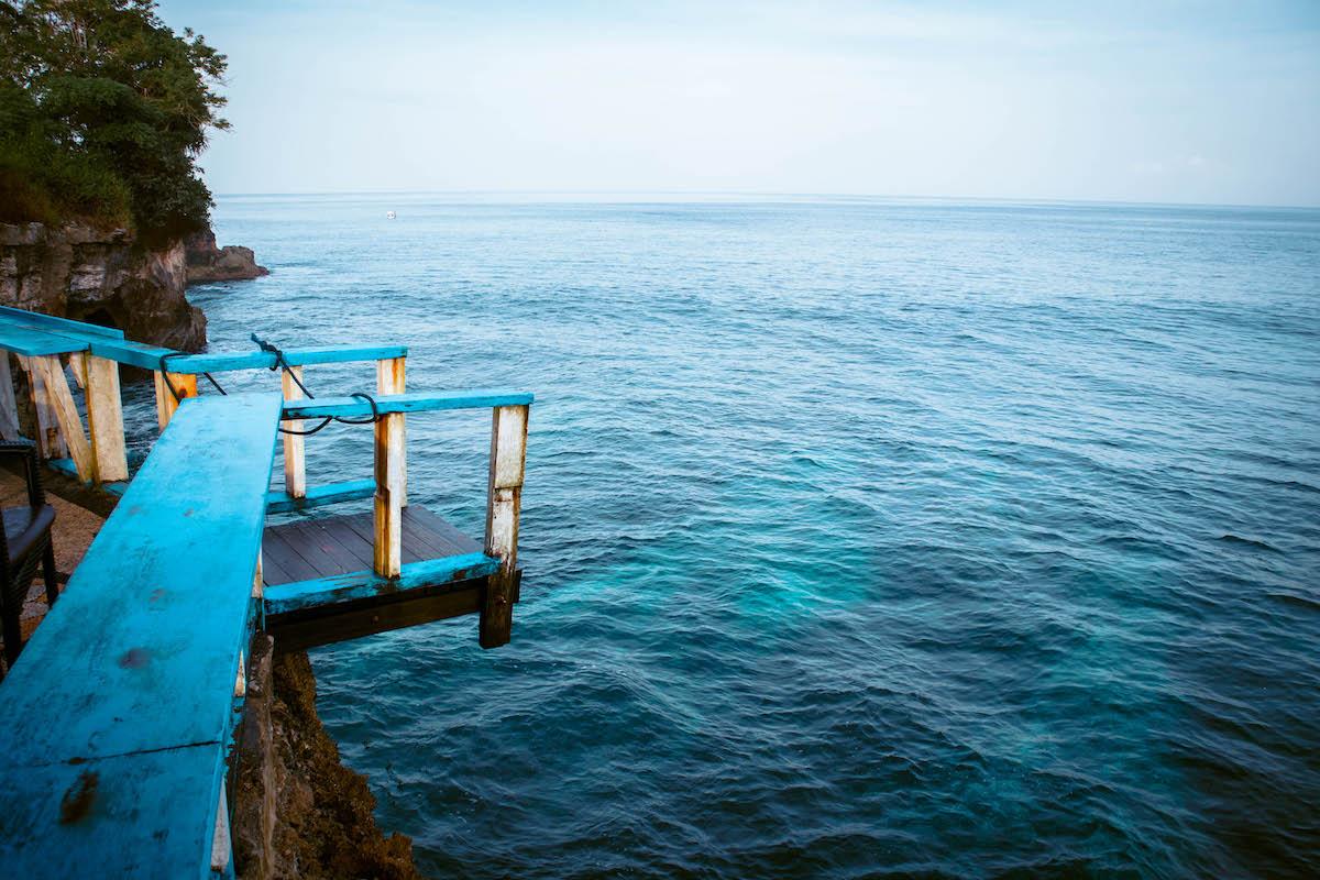Things to do Nusa Ceningan, Nusa Ceningan tourist attraction, places to see nusa ceningan, mahana point jumping platform