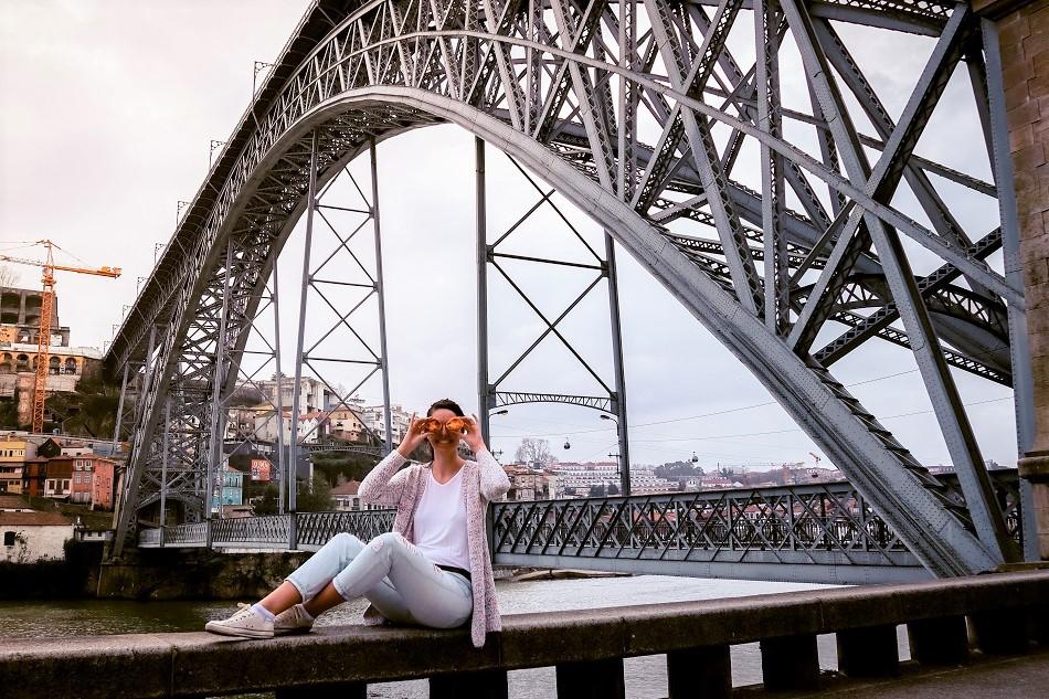 Aurelia Teslaru at Porto Bridge
