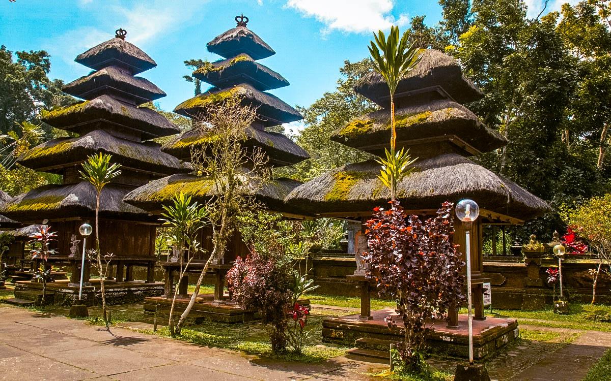 best temples in bali, best balinese temples, beautiful temples in bali, top balinese temples, top temples in bali, sacred temples bali, unique temples bali, popular temples bali, famous temples in bali