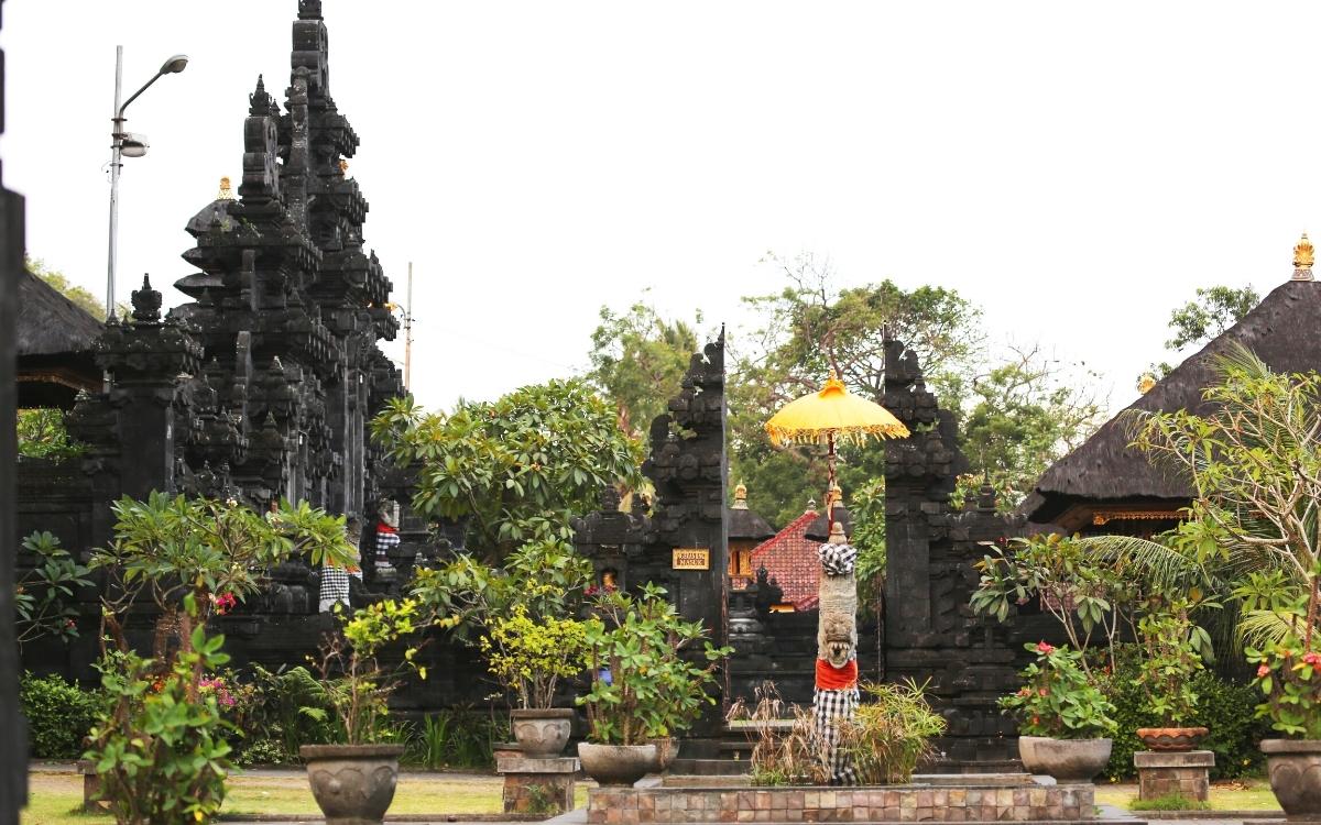 best temples in bali, best balinese temples, beautiful temples in bali, top balinese temples, top temples in bali, sacred temples bali, unique temples bali, popular temples bali, famous temples in bali