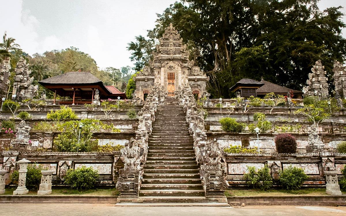 best temples in bali, best balinese temples, beautiful temples in bali, top balinese temples, top temples in bali, sacred temples bali, unique temples bali, popular temples bali, famous temples in bali