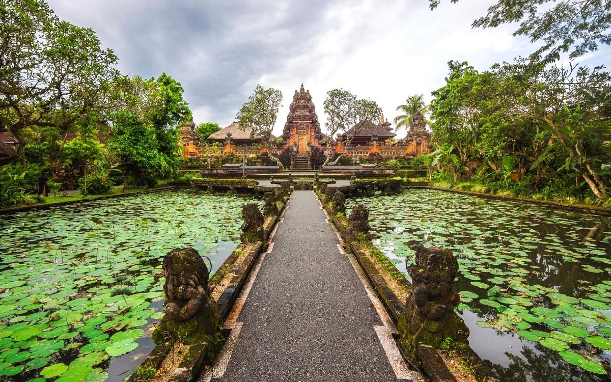 best temples in bali, best balinese temples, beautiful temples in bali, top balinese temples, top temples in bali, sacred temples bali, unique temples bali, popular temples bali, famous temples in bali