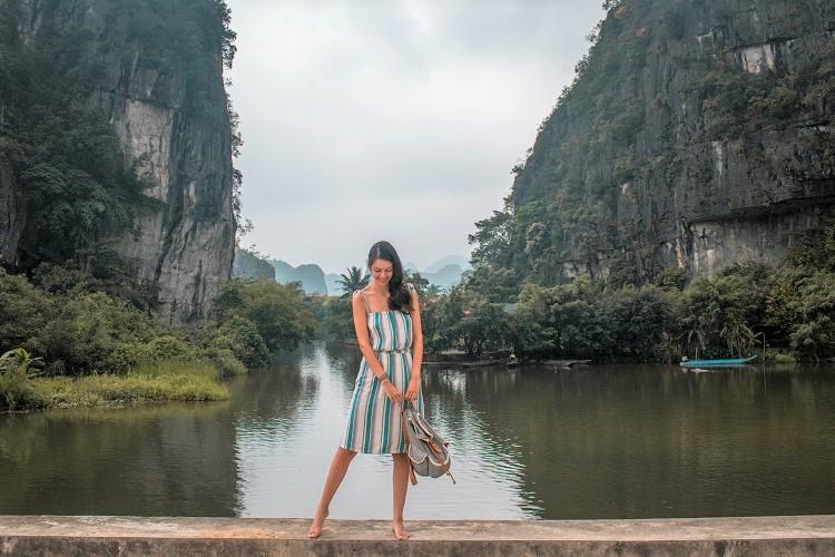 Tam Coc river Ninh Binh - road to Thai Vi Temple
