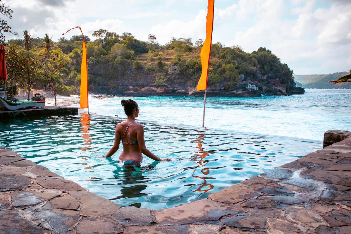 secret beach nusa ceningan, hidden beach nusa ceningan, best beach nusa ceningan, infinity pool nusa ceningan, villa trevally nusa ceningan