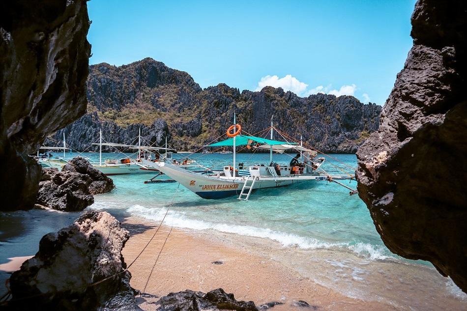 Boat at Shimizu Island, El Nido