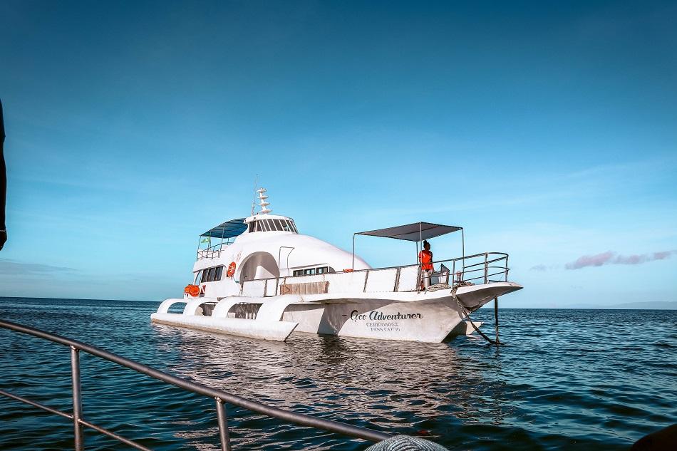 Boat from Siquijor to Apo Island, Philippines