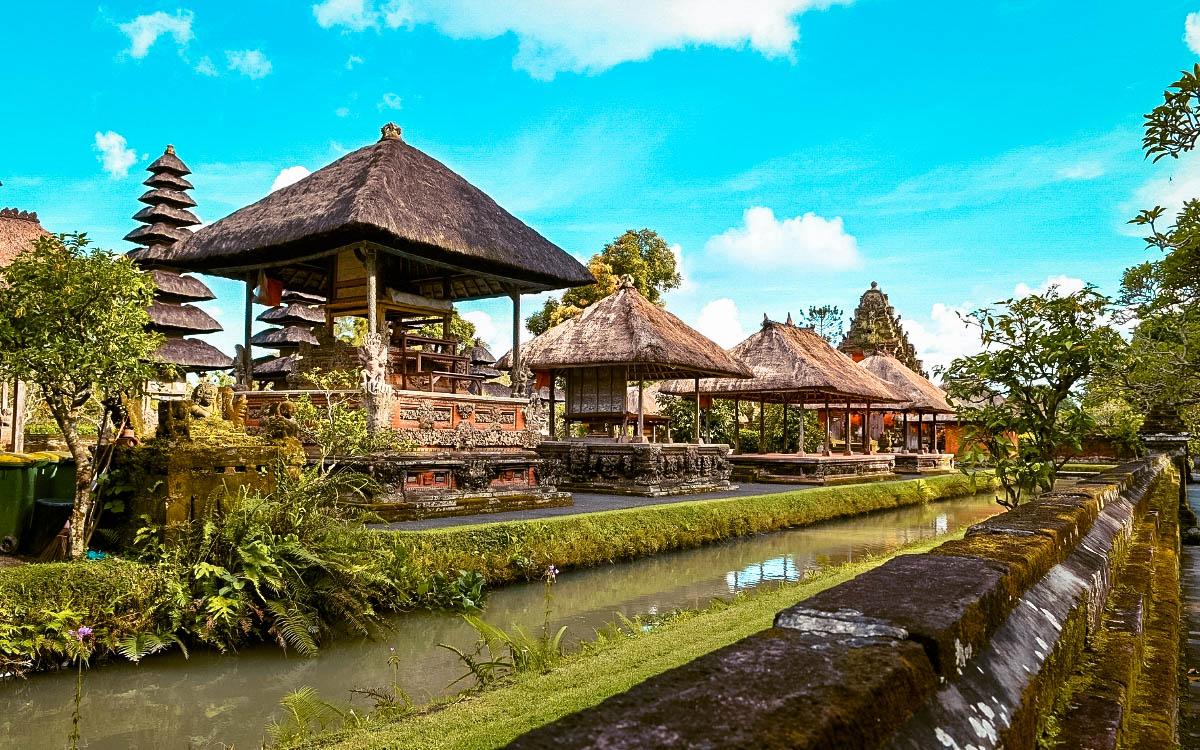 best temples in bali, best balinese temples, beautiful temples in bali, top balinese temples, top temples in bali, sacred temples bali, unique temples bali, popular temples bali, famous temples in bali