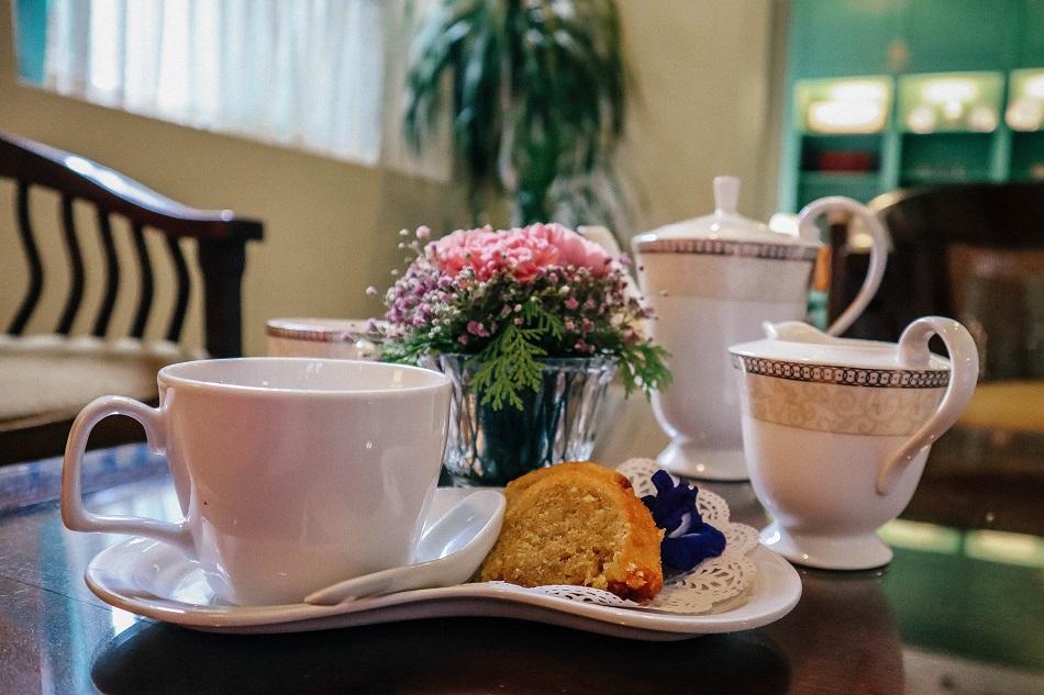 The Majestic Hotel Malacca library tea