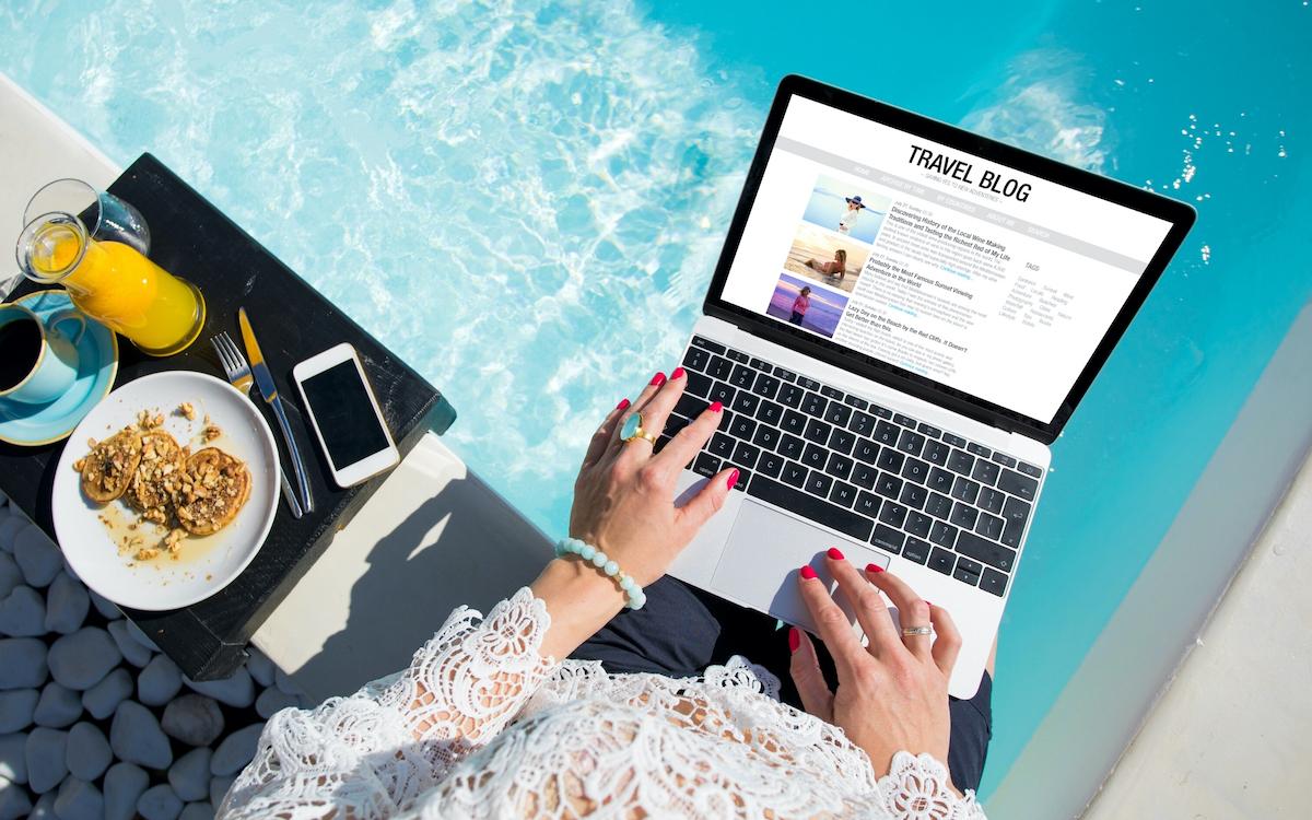 is travel blogging a job?