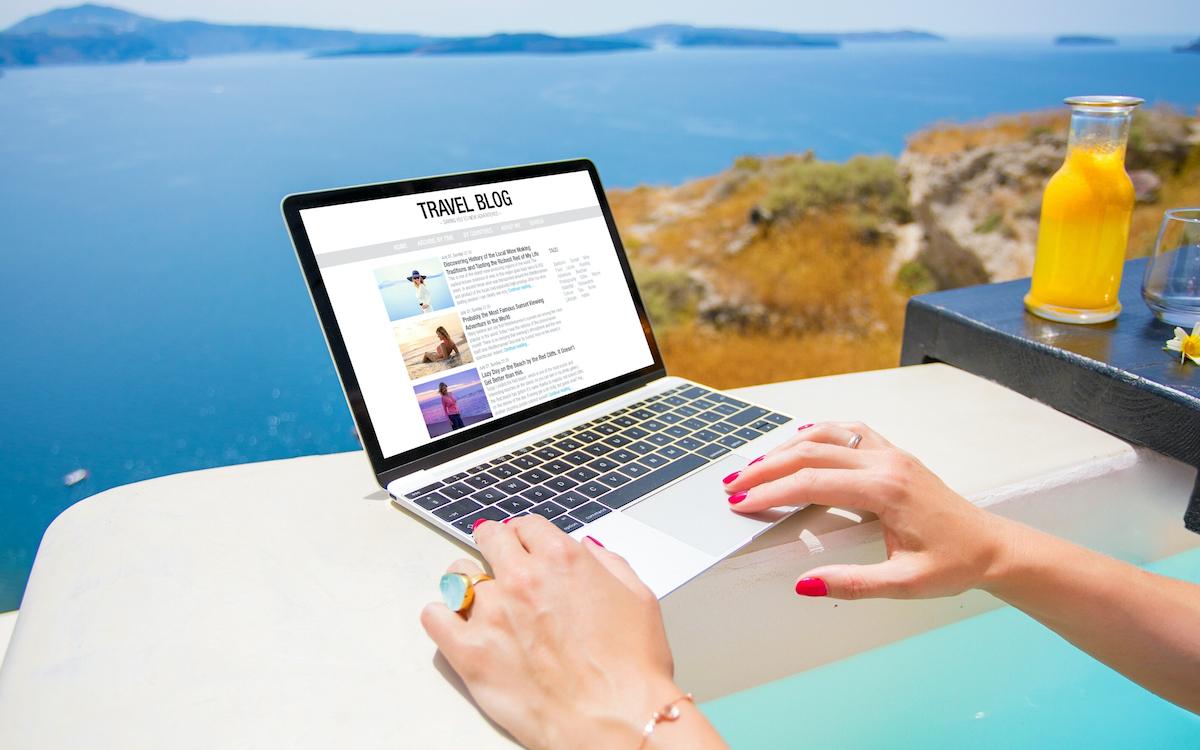 is travel blogging a job?