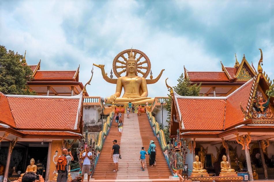 Wat Phra Yai Bigg Buddha Temple Koh Samui stairs at entrance